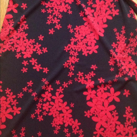 Red Floral Design Dress - Picture 4 of 6